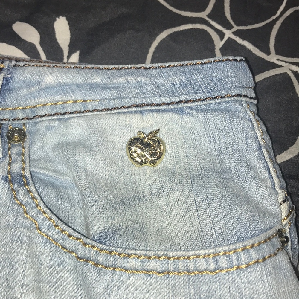 Sold Apple bottom capris - Picture 2 of 9